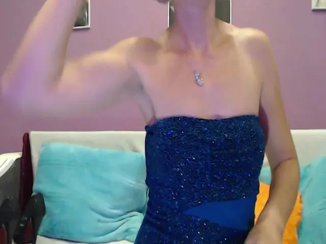 Live sex webcam photo for PinkChristine #256093802