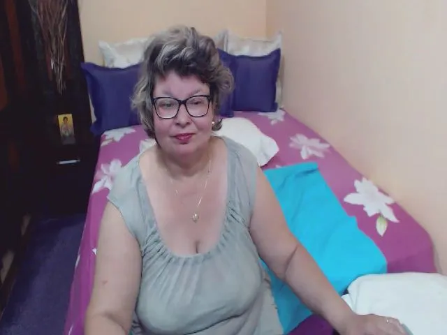 Live sex webcam photo for xSweetKarina #253041539