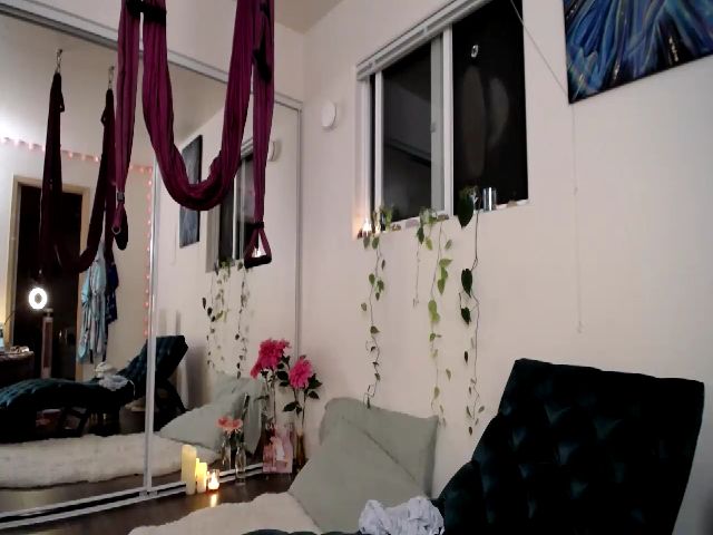 Live sex webcam photo for GoldieFawn #261974010