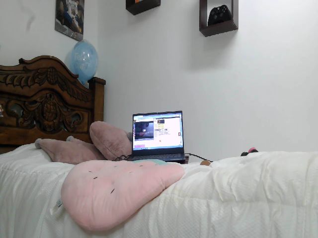 Live sex webcam photo for Cailyn_Hot1 #261431008