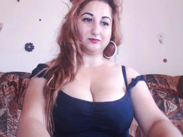 Live sex webcam photo for KinkyMyax #262562341