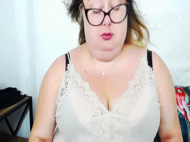 Live sex webcam photo for HornyBonnie #265342025
