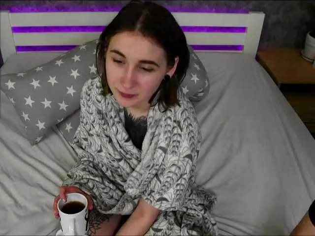 Live sex webcam photo for littledasha #241075074