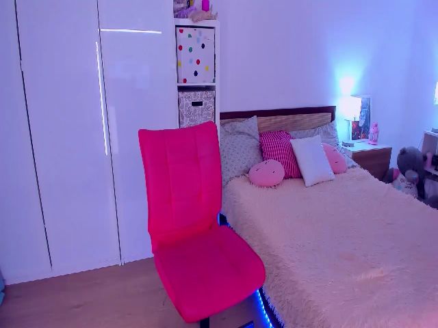 Live sex webcam photo for EmmaAbramson #261210287