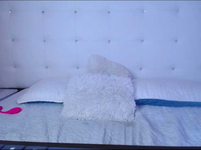 Live sex webcam photo for Morganyjhonss #256360490