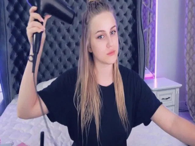 Live sex webcam photo for SantaGirll #254113555