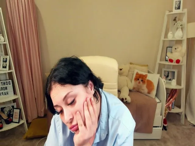 Live sex webcam photo for SerahMirabeli #259917775