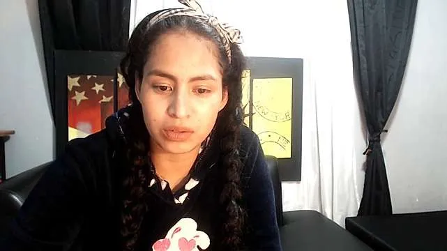 Live sex webcam photo for SHARA_REYES #244917150