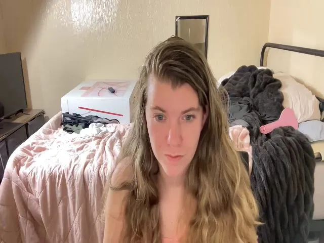 Live sex webcam photo for Trixiegirl3 #262494350