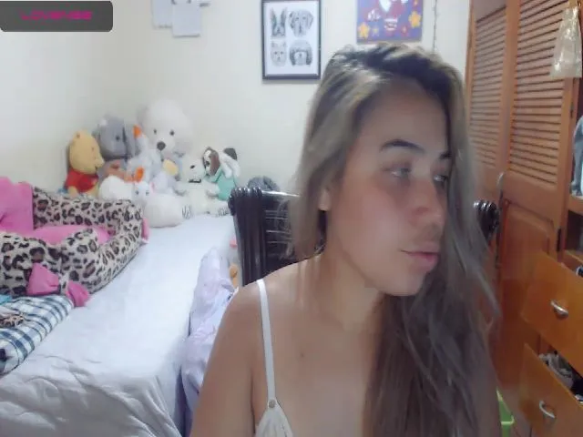 Live sex webcam photo for Meganhill_ #263961238