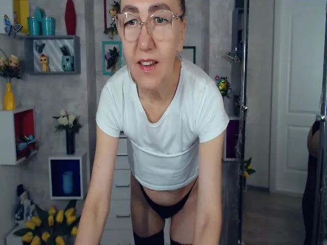 Live sex webcam photo for Greybunny #265474393