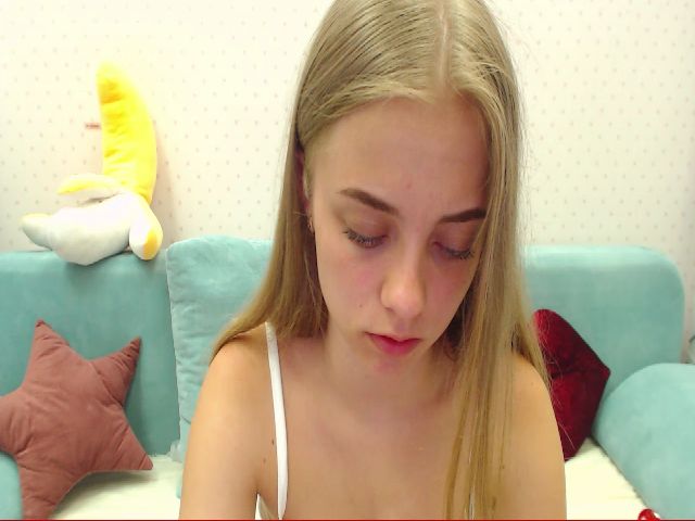 Live sex webcam photo for MiniHolly #262894874