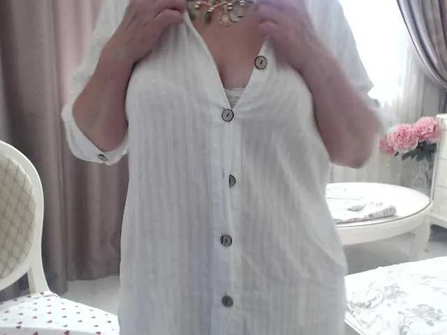 Live sex webcam photo for mirage40 #255067367