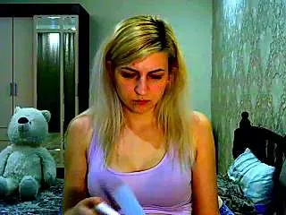 Live sex webcam photo for MiaOrtell #244544842
