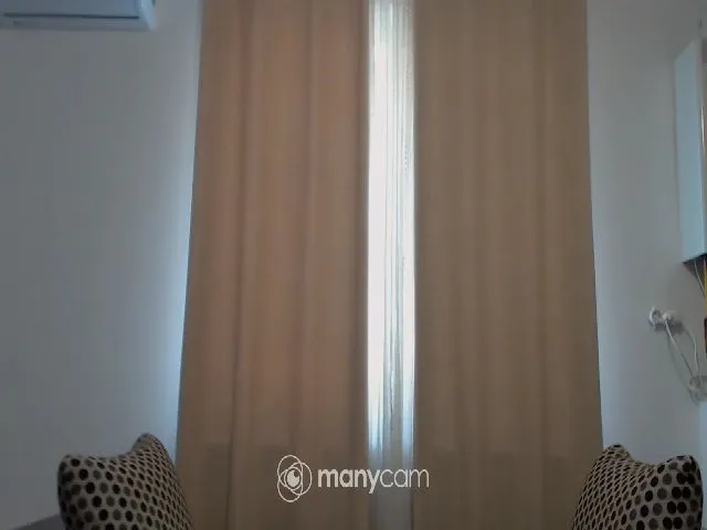 Live sex webcam photo for MusclesQueen #261402396