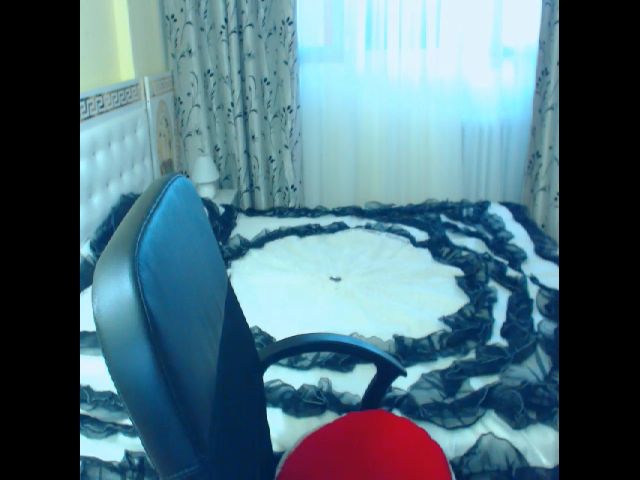 Live sex webcam photo for SonyaHotMilf #264376507