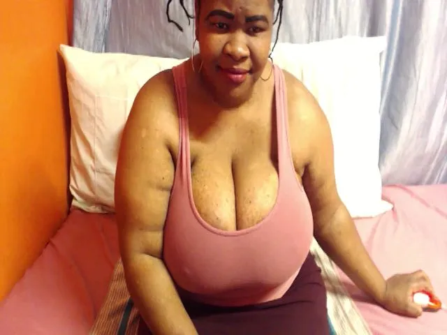 Live sex webcam photo for Sweetnozie #254769452