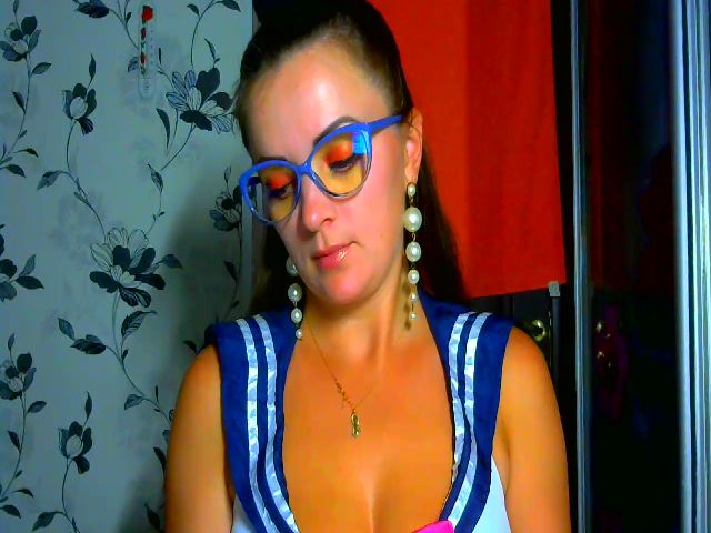 Live sex webcam photo for LaccretiaLove #265123241