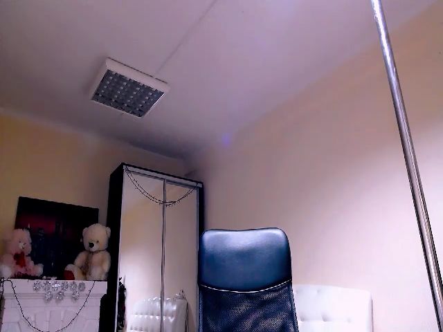 Live sex webcam photo for XeniaMilf #265018246