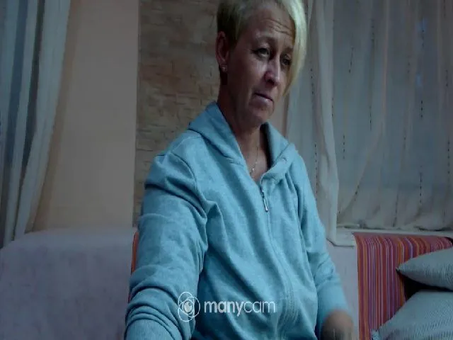 Live sex webcam photo for PinkLillyRose #252882389