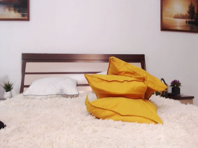 Live sex webcam photo for Jenna_Leen #261504066