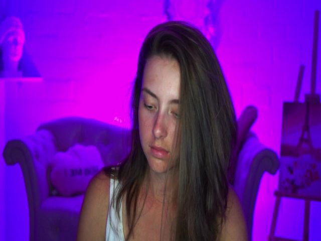 Live sex webcam photo for GloriaElmers #254564513