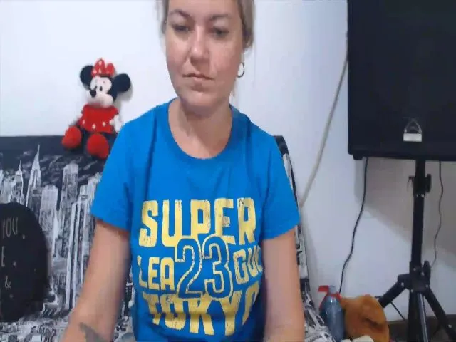 Live sex webcam photo for Softhottmilf #256199491