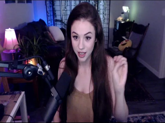 Live sex webcam photo for Sophelia #252354948