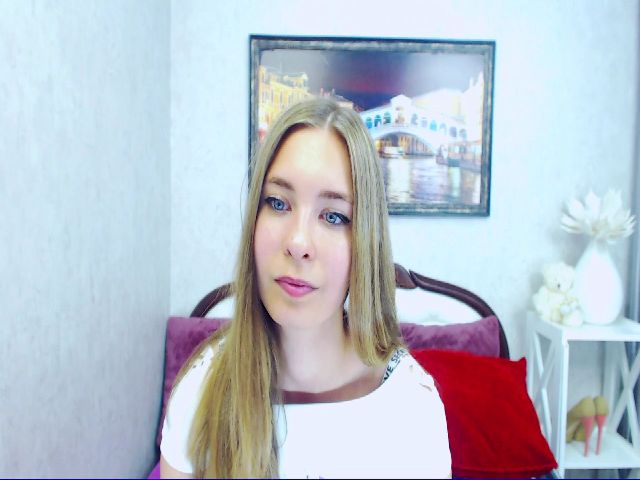 Live sex webcam photo for RossandaShy #255574122