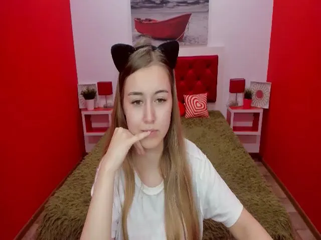 Live sex webcam photo for LorraineIce #255967379
