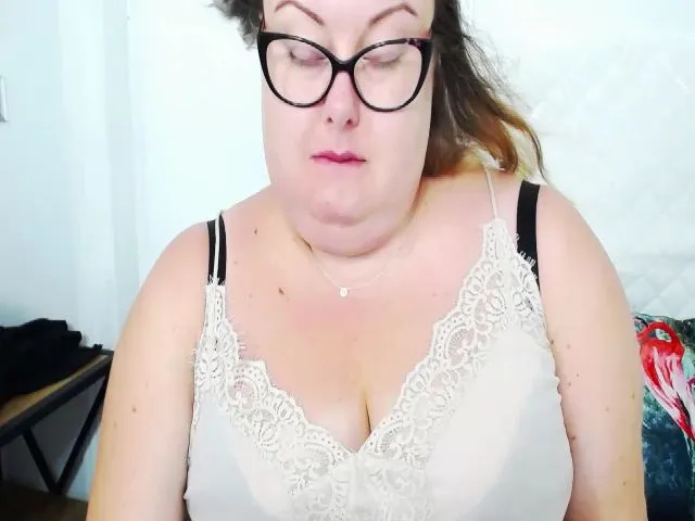 Live sex webcam photo for HornyBonnie #265358861