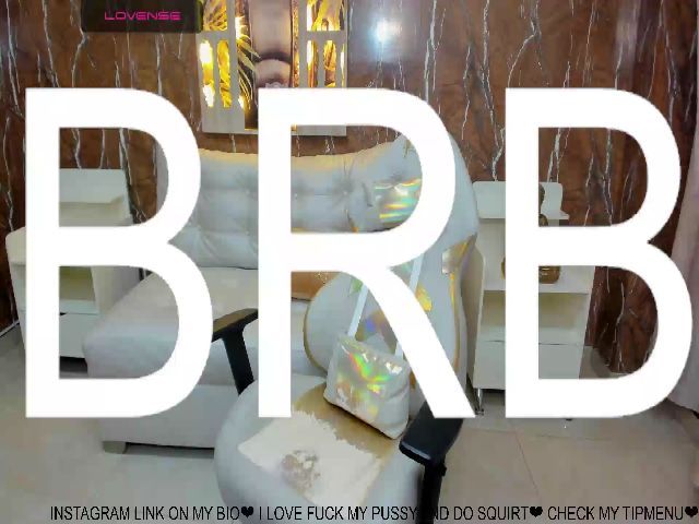 Live sex webcam photo for CurvyBlue #254664873