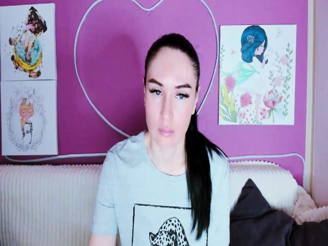 Live sex webcam photo for Lilly_Shine #257357344