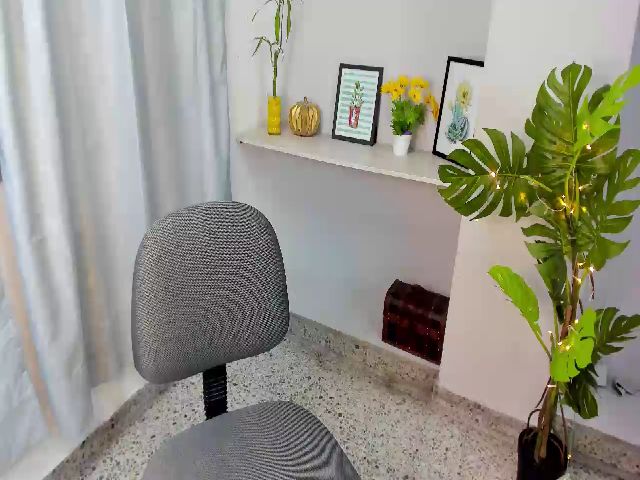 Live sex webcam photo for Eva_Watson #253609810