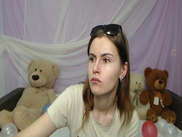 Live sex webcam photo for MollyTravis #254873463
