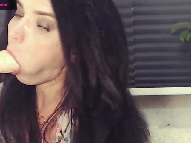 Live sex webcam photo for Drakulaura1 #245225003