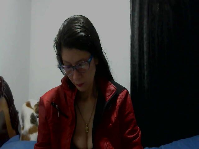 Live sex webcam photo for Latin__mature #261157223