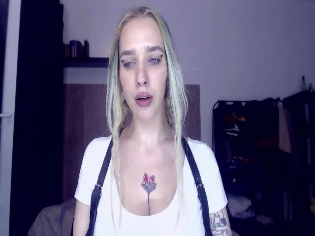 Live sex webcam photo for Miss_Linda_ #287885905