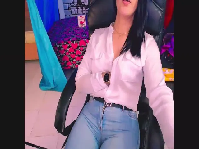 Live sex webcam photo for Sashabreck #287859820