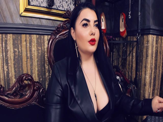 Live sex webcam photo for MelissaGlow #255953546