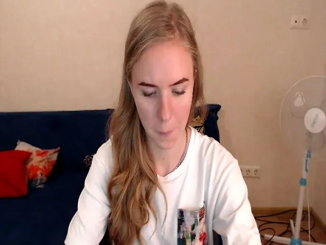 Live sex webcam photo for Limana_xo #252592741