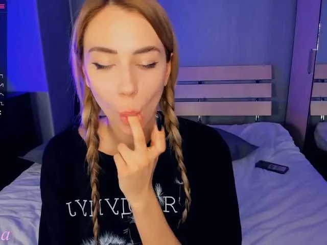 Live sex webcam photo for KaprinaGirrs #240970696