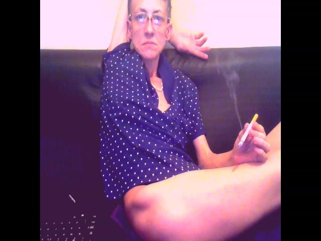 Live sex webcam photo for Sexygeny #255573130