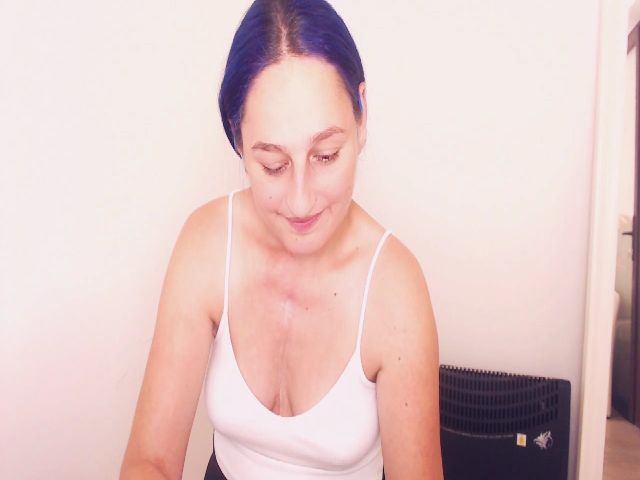 Live sex webcam photo for wetkittycum #257884899