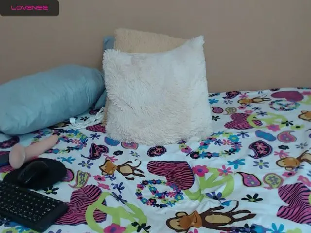 Live sex webcam photo for Emily_sweet10 #252489059