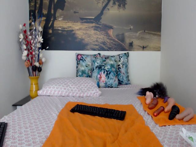 Live sex webcam photo for AikoTailor #287876386