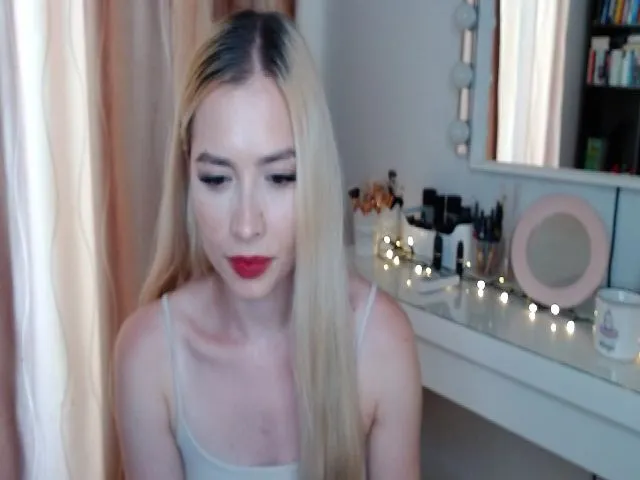 Live sex webcam photo for JustThea #256241192