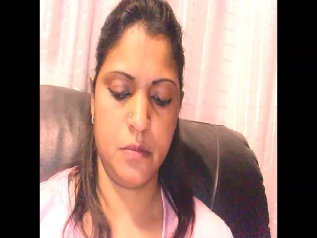 Live sex webcam photo for indianbbygirl #259345032