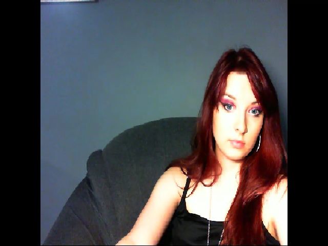 Live sex webcam photo for VirginLuna18 #258802976