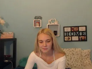 Live sex webcam photo for AnnaHappy18 #240826058